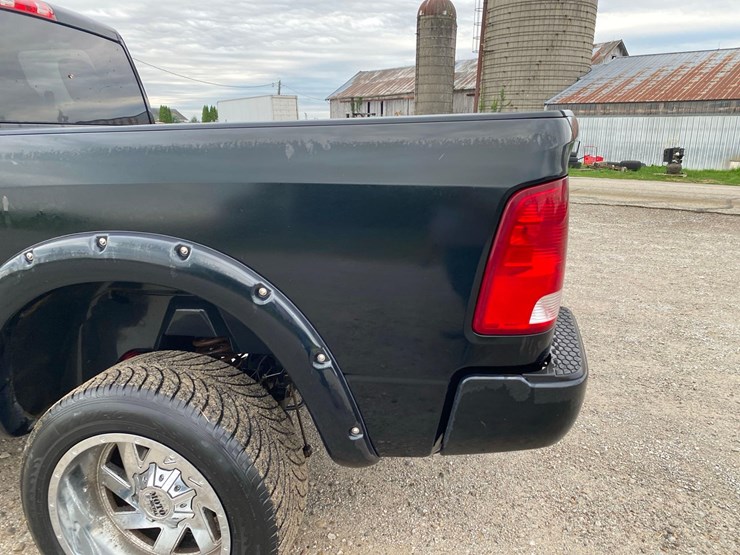 2016-dodge-1500-image-18
