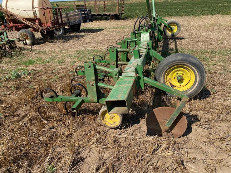 brillion-8-x-36”-row-cultivator-image-3