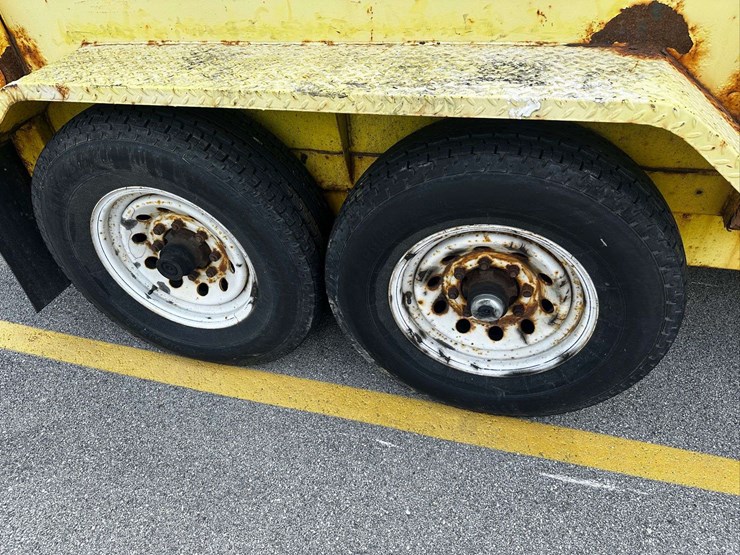 double-axle-versa-dump-trailer-image-17