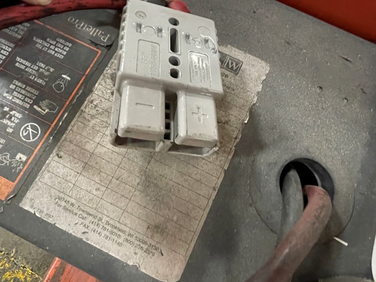 #7160-•-toyota-electric-pallet-jack-image-16