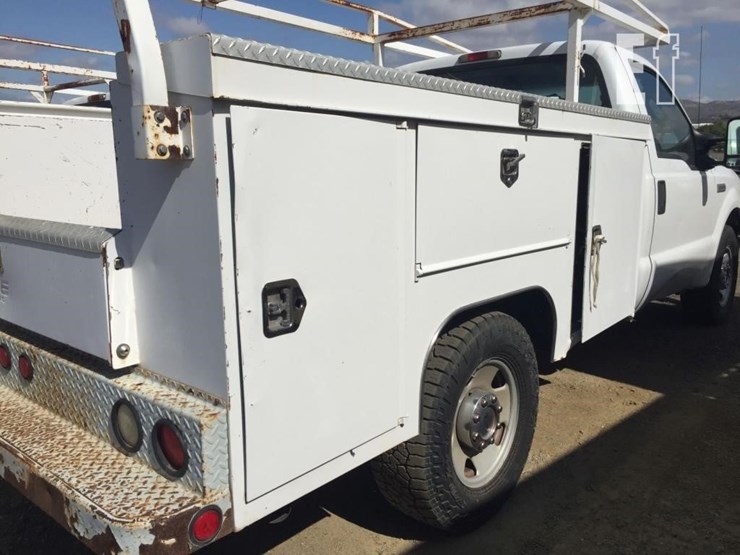 2005-ford-f250-xl-image-12