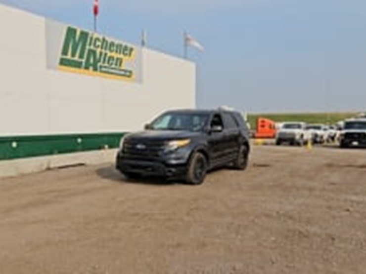 2015-ford-explorer-image-25