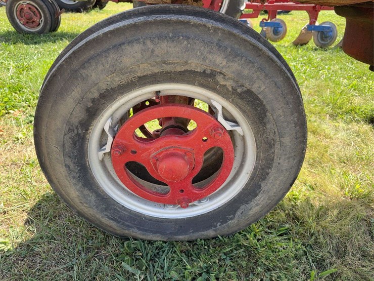 farmall-300-image-15
