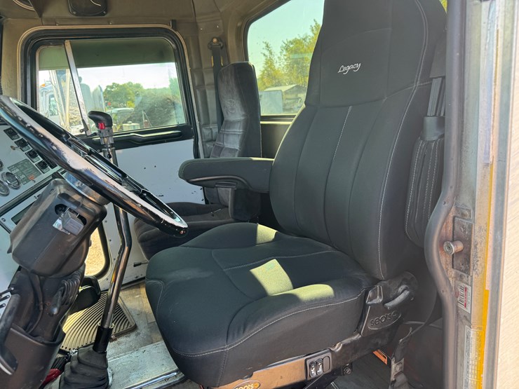 1999-peterbilt-378-image-36