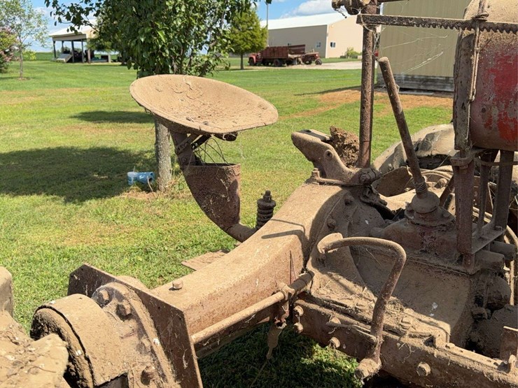 farmall-f-20-image-35