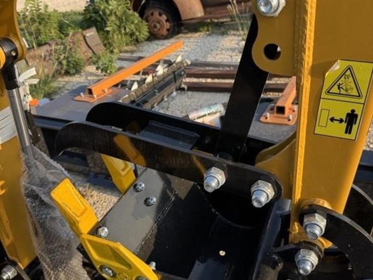 agt,-h12r,-420cc-gas-powered-mini-excavator,-image-6