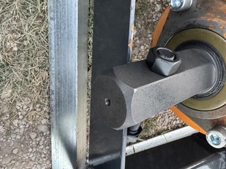 1--wolverine,-gb-11-72w,-skid-steer-auger.-comes-image-3