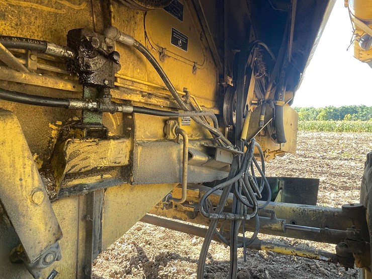 new-holland-tr87-image-9
