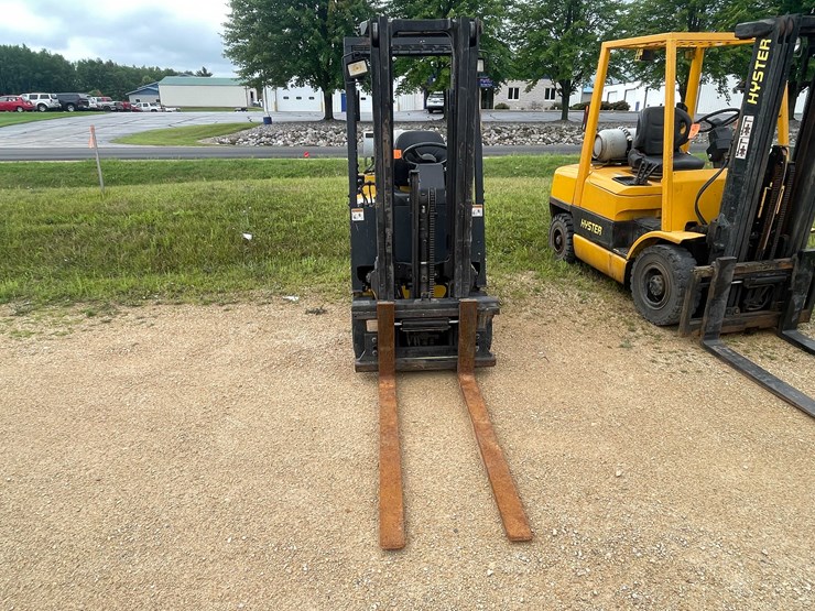 #432-•-yale-cushion-tire-forklift-(shawano,-wi)-image-2