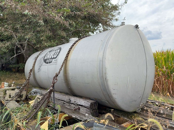 gooseneck-trailer-with-tank-image-14