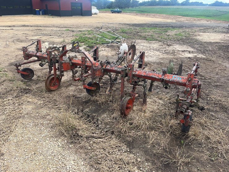 4-row-cultivator-image-2