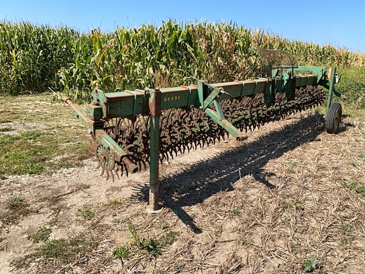 john-deere-400-image-2