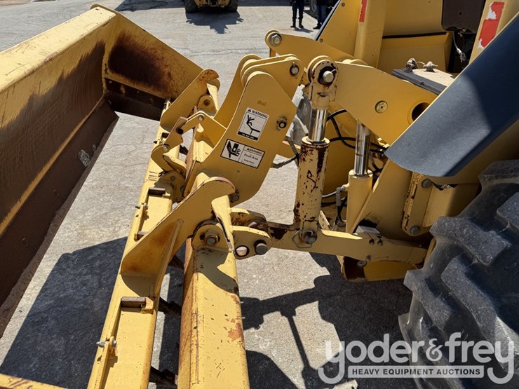 johndeere-210le-image-17