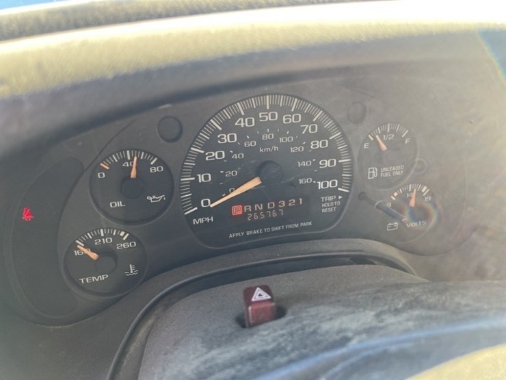 2002-gmc-3500-image-26