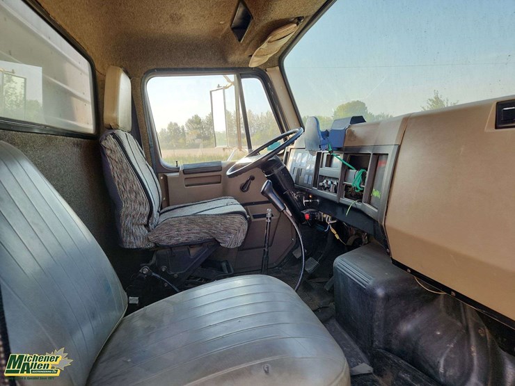 1991-international-4700-image-20