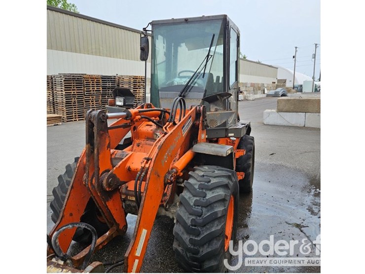 2020-hitachi-zw80-image-1