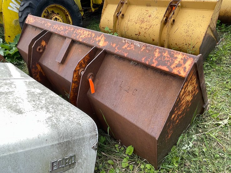 #1142-•-front-loader-bucket-attachment-image-5