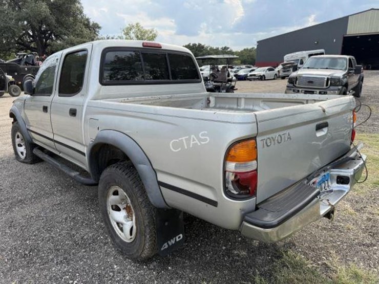 2011-toyota-tacoma-image-8