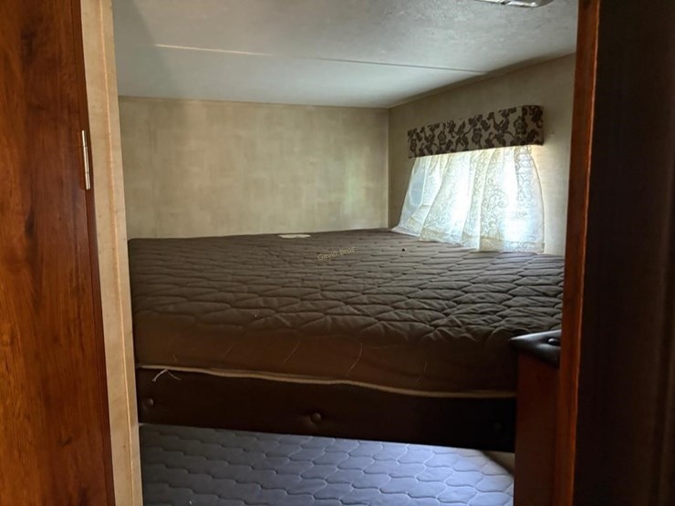 2013-keystone-hideout-28-bhs-camper---no-title-image-12