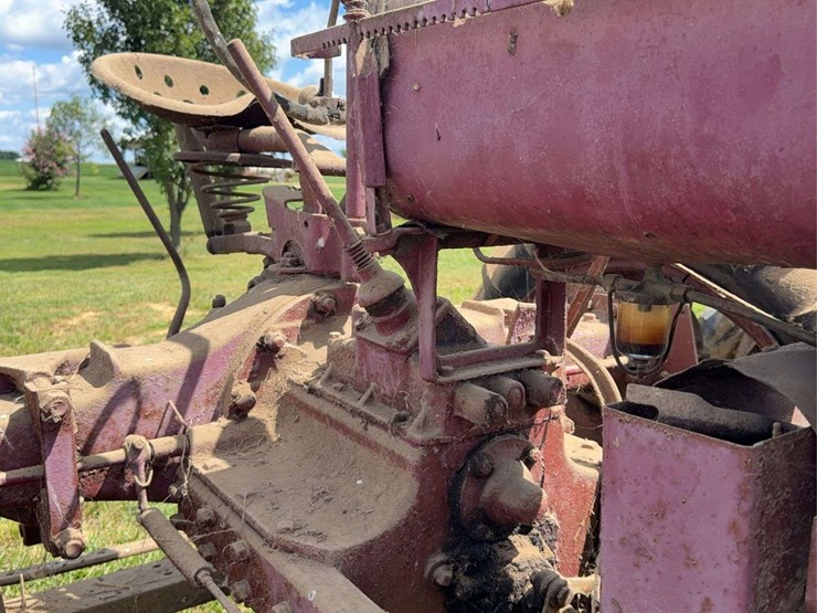 farmall-f-20-image-36