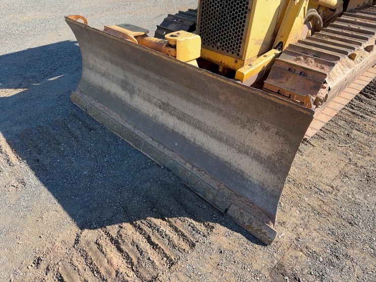 1996-caterpillar-d3c-xl-image-9