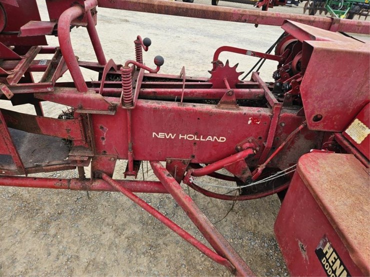 new-holland-275-image-21