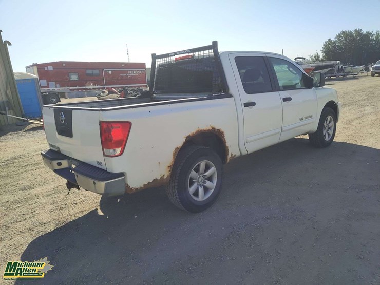 2009-nissan-titan-image-4
