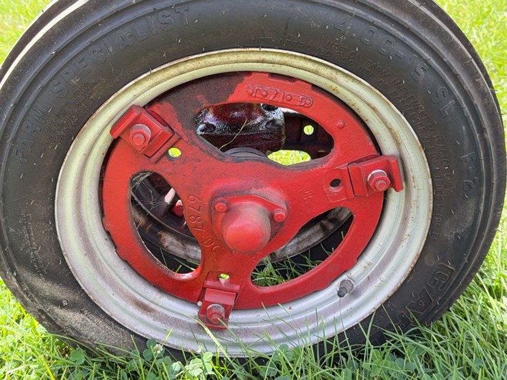 farmall-b-image-13