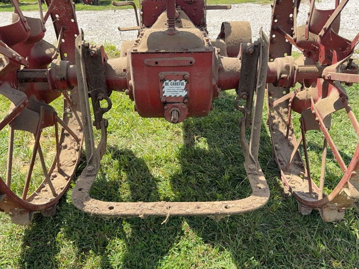 farmall-f-12-image-17