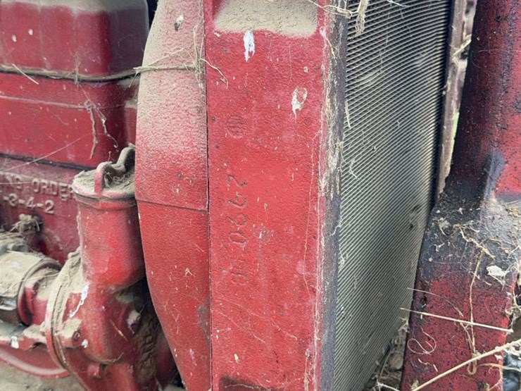 farmall-f-12-image-35