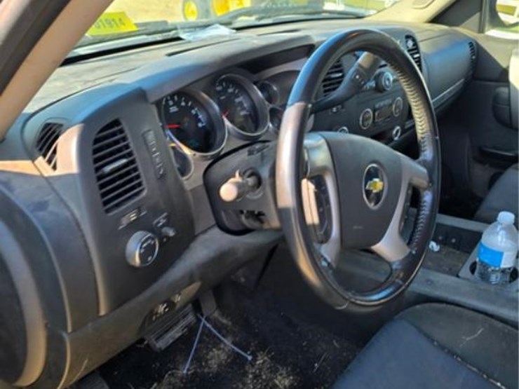 2011-chevrolet-2500-image-18