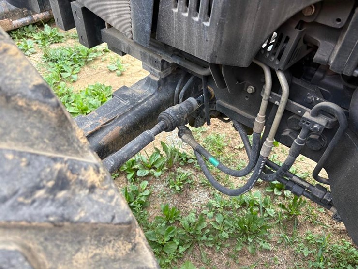 case-international-farmall-120c-4x4-tractor-image-17