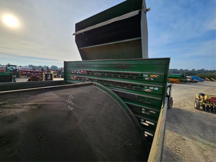john-deere-100-image-21