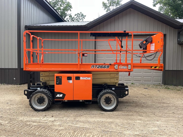 #300-•-2022-jlg-rt-2669-scissors-lift-(wautoma,-wi)-image-1