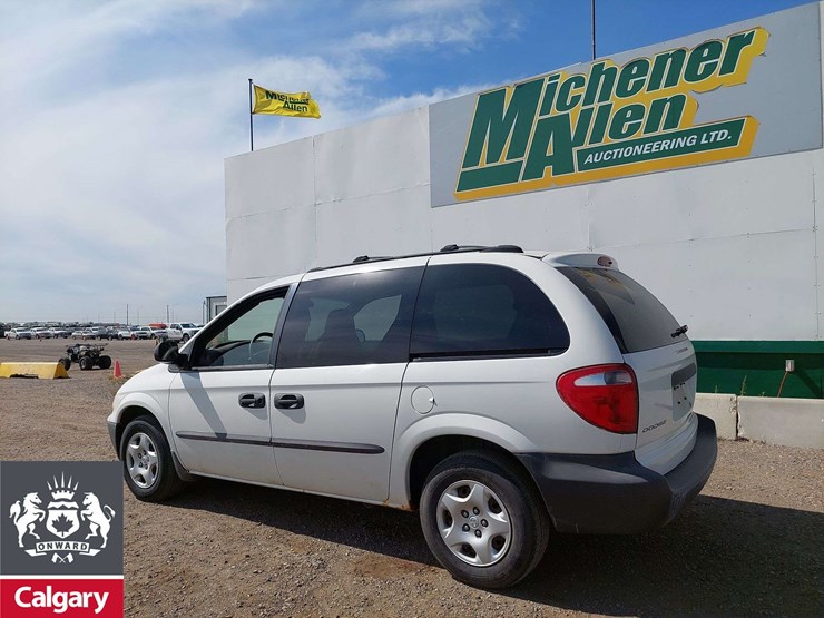 2002-dodge-caravan-image-3