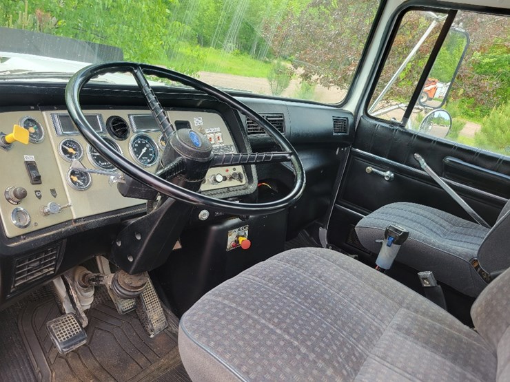 1991-ford-l9000-image-17