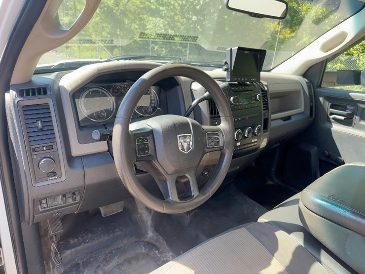2012-dodge-ram-5500-image-28