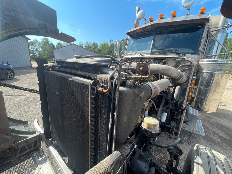 2004-peterbilt-379-image-83