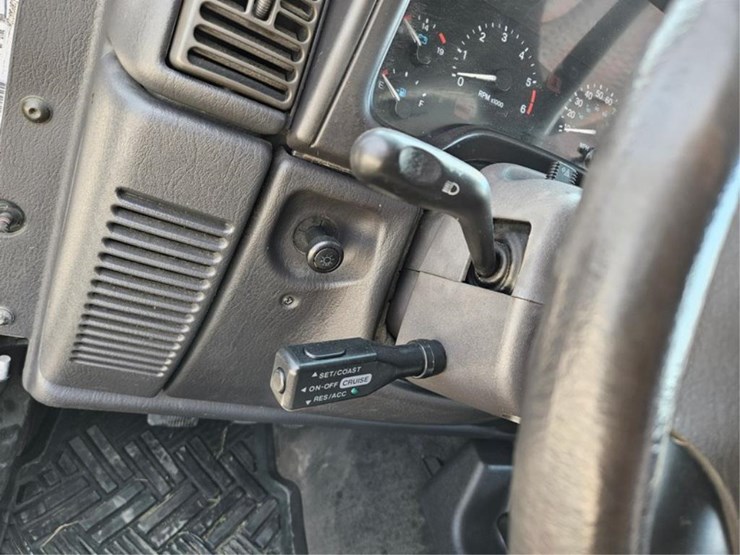 1999-jeep-wrangler-image-22