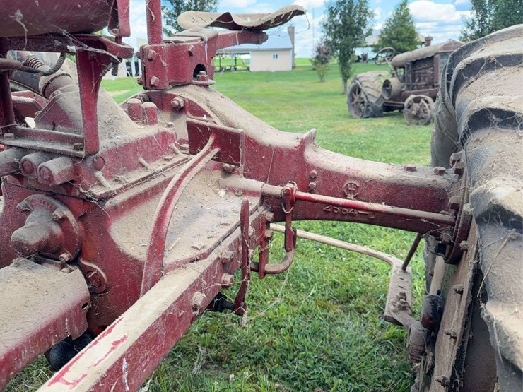 farmall-f-20-image-35