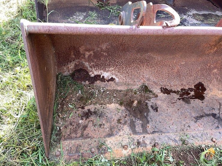 #1284-•-front-loader-bucket-attachment-image-13