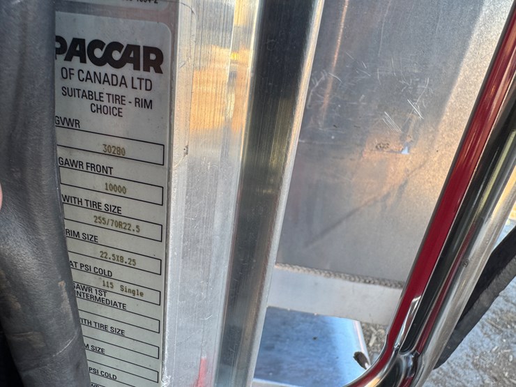 2008-peterbilt-335-image-38