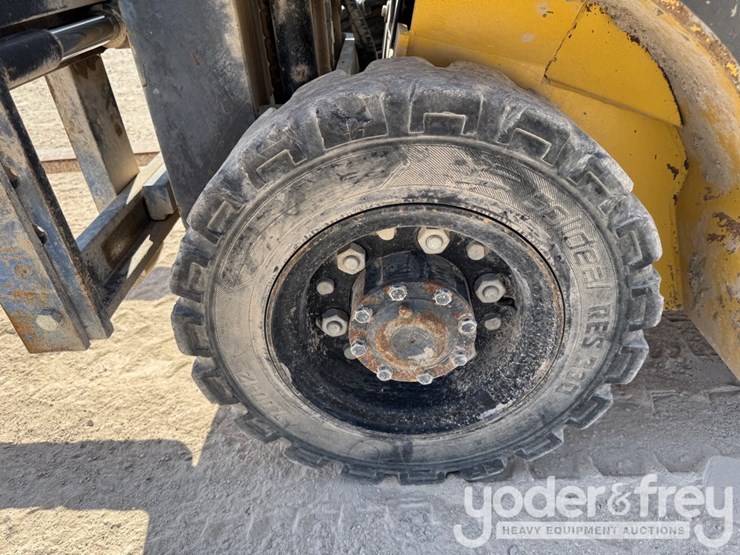 2018-komatsu-fg25t-16-image-12