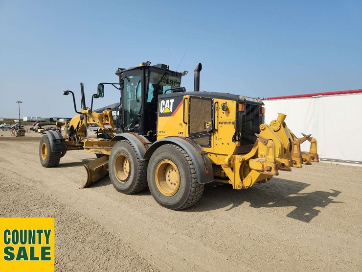 2015-caterpillar-160m-awd-image-2