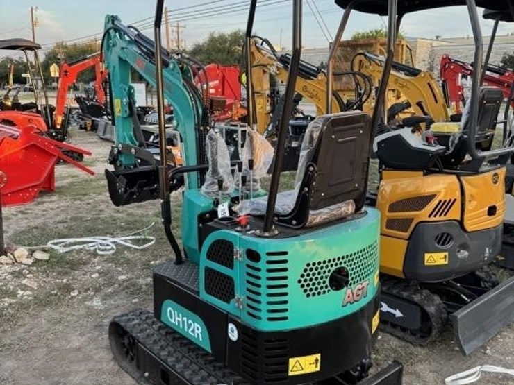 agt,-qh12r-mini-excavator,-gas-engine,-fixed-image-6