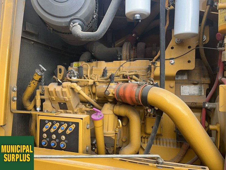 2011-caterpillar-160m-image-15