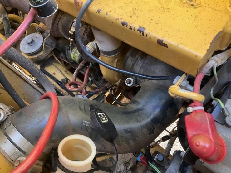 2007-caterpillar-613c-image-30