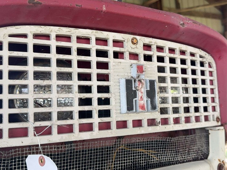 farmall-560-image-81
