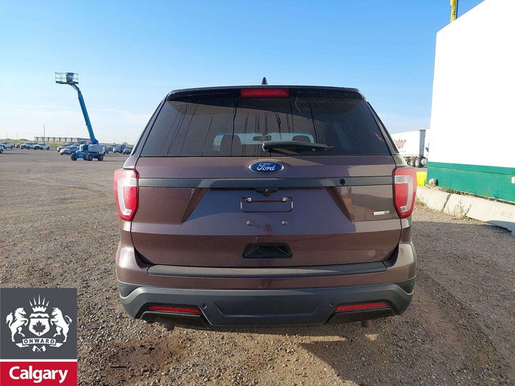 2018-ford-explorer-image-18