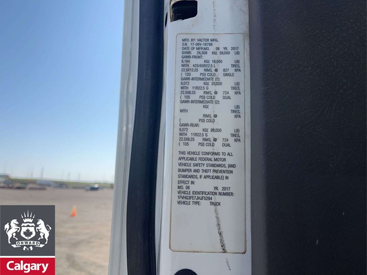 2018-freightliner-114sd-image-26